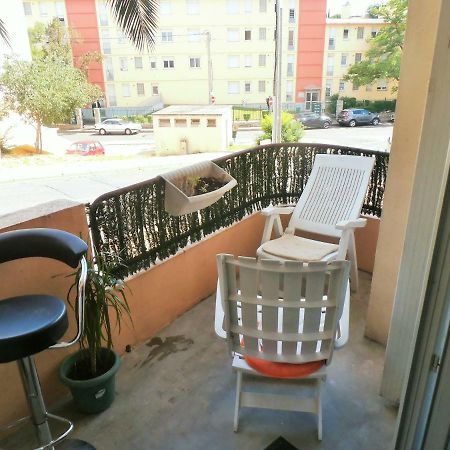 Cosy Nîmes Apartment Exterior foto