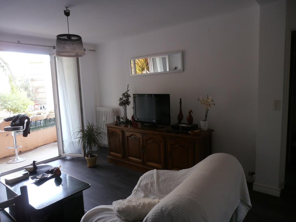 Cosy Nîmes Apartment Exterior foto