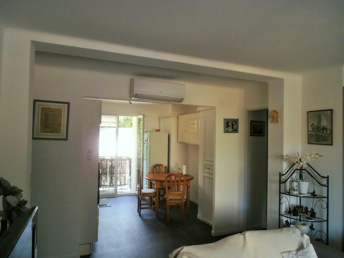 Cosy Nîmes Apartment Exterior foto